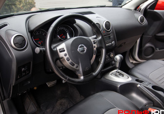 Подержанный автомобиль Nissan Qashqai 2010 года (14 фото)