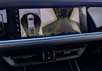 Подержанный автомобиль Porsche Cayenne 2024 года (26 фото)