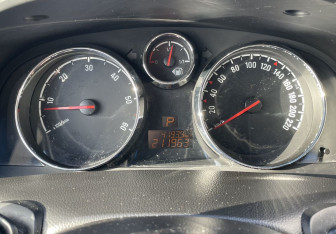 Подержанный автомобиль Opel Antara 2014 года (18 фото)