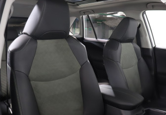 Новый Toyota RAV4 2025 (16 фото)