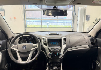 Подержанный автомобиль Changan CS35 2016 года (12 фото)