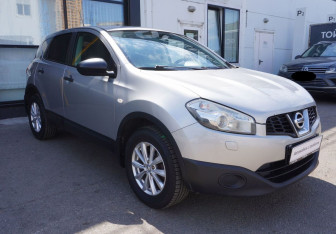 Подержанный автомобиль Nissan Qashqai 2012 года (3 фото)