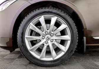 Подержанный автомобиль Volvo S90 2019 года (18 фото)