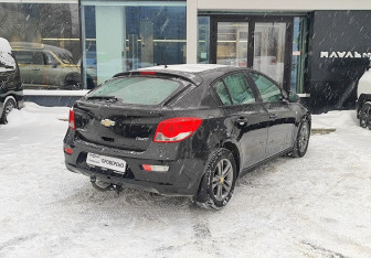 Подержанный автомобиль Chevrolet Cruze Hatchback 2013 года (5 фото)