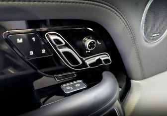 Подержанный автомобиль Land Rover Range Rover 2020 года (20 фото)