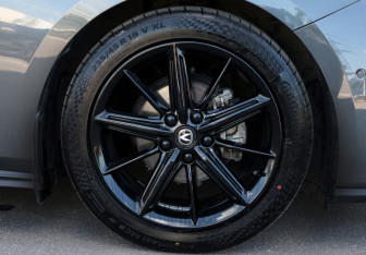 Подержанный автомобиль Changan UNI-V 2023 года (24 фото)