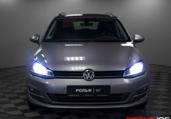 Подержанный автомобиль Volkswagen Golf Wagon 2016 года (22 фото)