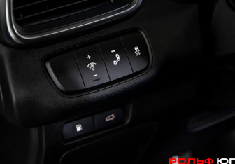 Подержанный автомобиль Kia Sorento 2017 года (17 фото)