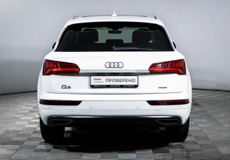 Подержанный автомобиль Audi Q5 2019 года (6 фото)