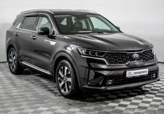 Подержанный автомобиль Kia Sorento 2021 года (3 фото)
