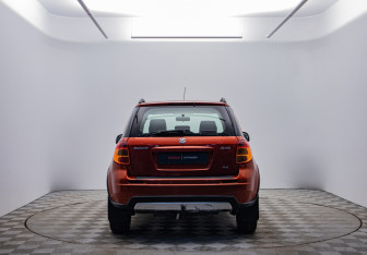 Подержанный автомобиль Suzuki SX4 Hatchback 2010 года (6 фото)