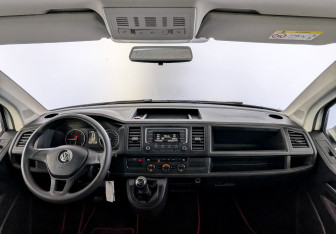 Подержанный автомобиль Volkswagen Caravelle 2019 года (14 фото)