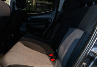 Подержанный автомобиль Mitsubishi L200 2019 года (8 фото)