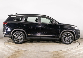 Подержанный автомобиль Chery Tiggo 8 2023 года (4 фото)