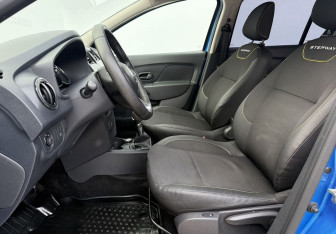 Подержанный автомобиль Renault Sandero 2021 года (10 фото)