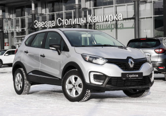 Подержанный автомобиль Renault Kaptur 2018 года (19 фото)