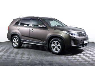 Подержанный автомобиль Kia Sorento 2013 года (3 фото)