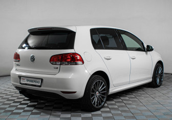 Подержанный автомобиль Volkswagen Golf Hatchback 2012 года (5 фото)