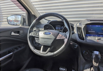Подержанный автомобиль Ford Kuga 2017 года (25 фото)