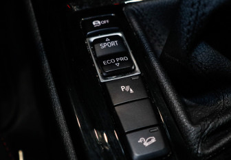 Подержанный автомобиль BMW X1 2018 года (14 фото)