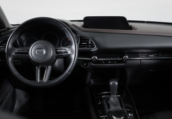 Подержанный автомобиль Mazda CX-30 2023 года (12 фото)