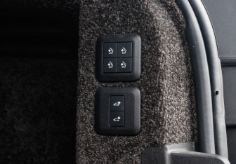 Подержанный автомобиль Land Rover Range Rover 2018 года (38 фото)