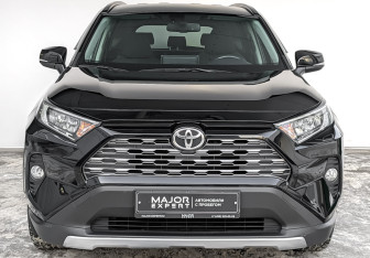Подержанный автомобиль Toyota RAV4 2021 года (2 фото)