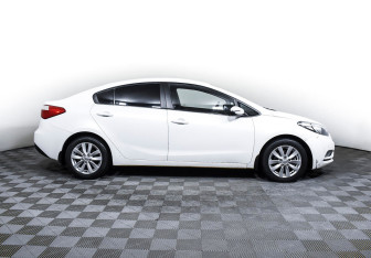 Подержанный автомобиль Kia Cerato Sedan 2016 года (4 фото)