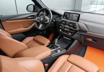 Подержанный автомобиль BMW X3 2018 года (9 фото)
