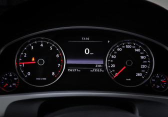 Подержанный автомобиль Volkswagen Touareg 2013 года (16 фото)