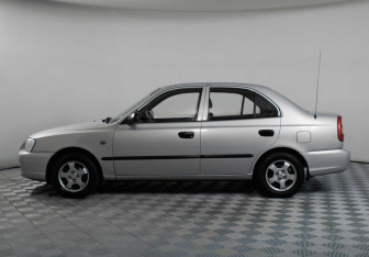 Подержанный автомобиль Hyundai Accent Sedan 2008 года (8 фото)