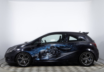 Подержанный автомобиль Opel Corsa OPC 2008 года (8 фото)