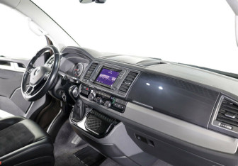 Подержанный автомобиль Volkswagen Multivan 2019 года (7 фото)
