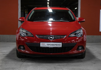 Подержанный автомобиль Opel Astra Hatchback 2012 года (2 фото)