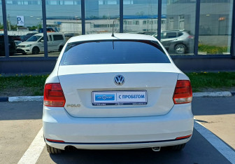 Подержанный автомобиль Volkswagen Polo Sedan 2016 года (6 фото)