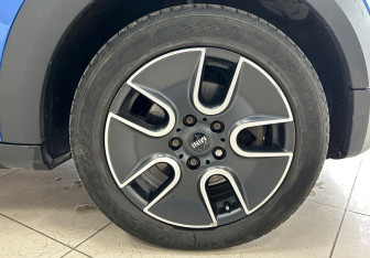 Подержанный автомобиль MINI Countryman 2011 года (21 фото)