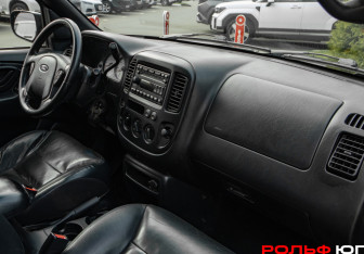 Подержанный автомобиль Ford Escape 2002 года (7 фото)