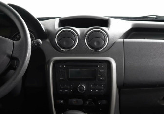 Подержанный автомобиль Renault Duster 2014 года (8 фото)