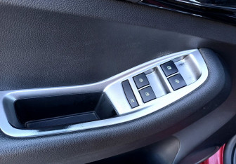 Подержанный автомобиль Chevrolet Orlando 2014 года (16 фото)