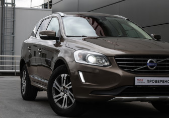 Подержанный автомобиль Volvo XC60 2015 года (20 фото)