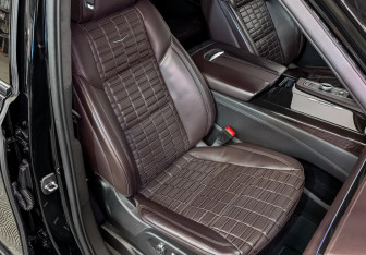 Подержанный автомобиль Cadillac Escalade Suv 2021 года (23 фото)