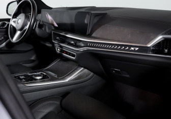 Подержанный автомобиль BMW X7 2022 года (9 фото)