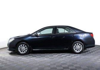 Подержанный автомобиль Toyota Camry Sedan 2013 года (8 фото)