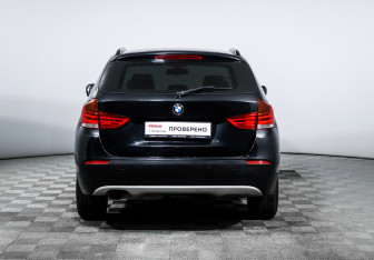 Подержанный автомобиль BMW X1 2010 года (6 фото)