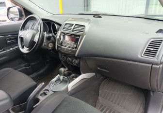 Подержанный автомобиль Mitsubishi ASX 2013 года (9 фото)