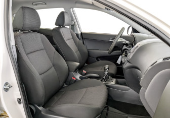 Подержанный автомобиль Hyundai i30 Hatchback 2011 года (23 фото)