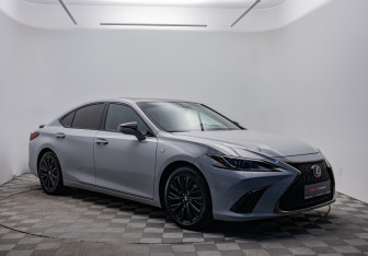 Подержанный автомобиль Lexus ES 2020 года (3 фото)