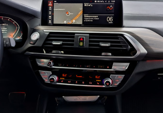 Подержанный автомобиль BMW X3 2020 года (15 фото)