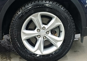 Подержанный автомобиль Land Rover Discovery Sport 2018 года (9 фото)