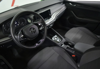 Подержанный автомобиль Skoda Octavia Liftback 2021 года (7 фото)